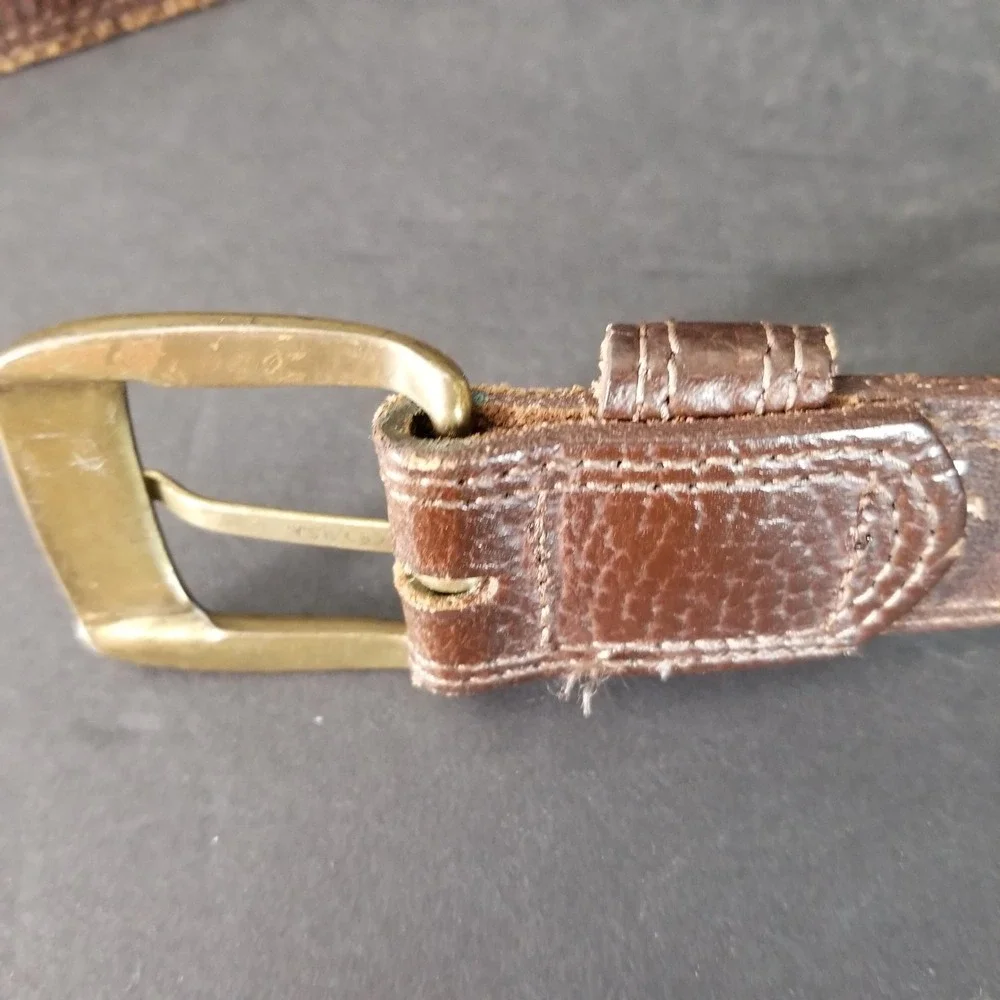 Mens Brown Genuine Leather Pebbled Belt Brass Buckle Size 40 Minimalist Gorpcore